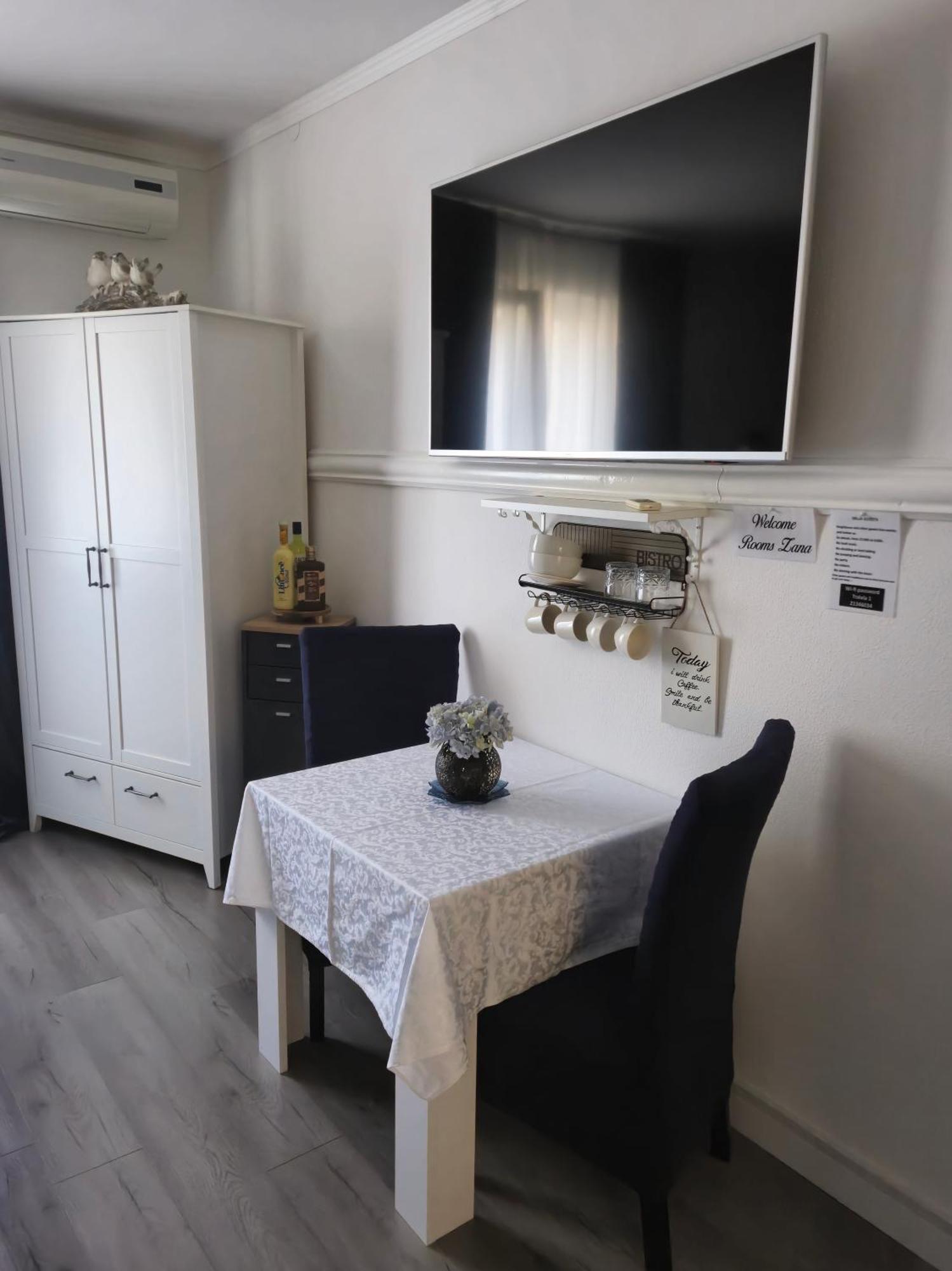 Rooms Zana Split Exterior photo